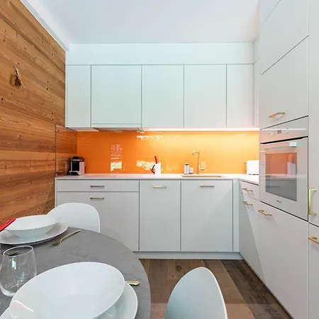 Polaris 1 004 Luxe & Lift 6 Pers * Циналь